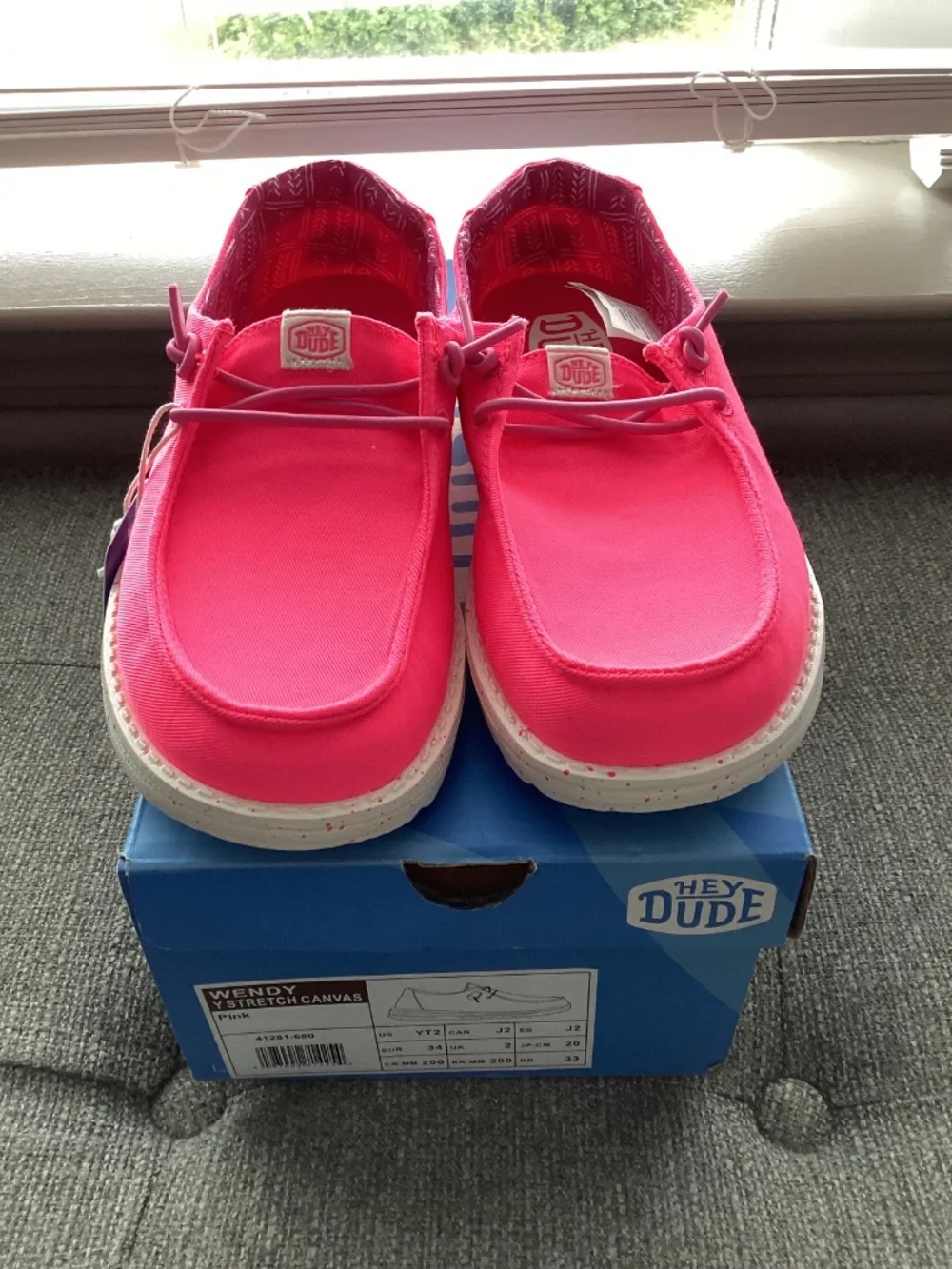 Hey Dude Little Girls' Wendy Canvas Casual Moccasin Sneakers, size 2